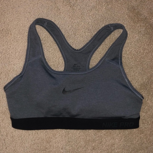 Nike Classic Padded Sports Bra - Picture 4 of 7